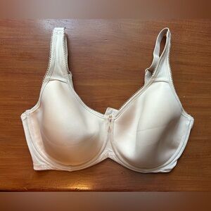 Like new Wacoal Basic Beauty Spacer Bra 36G Sand